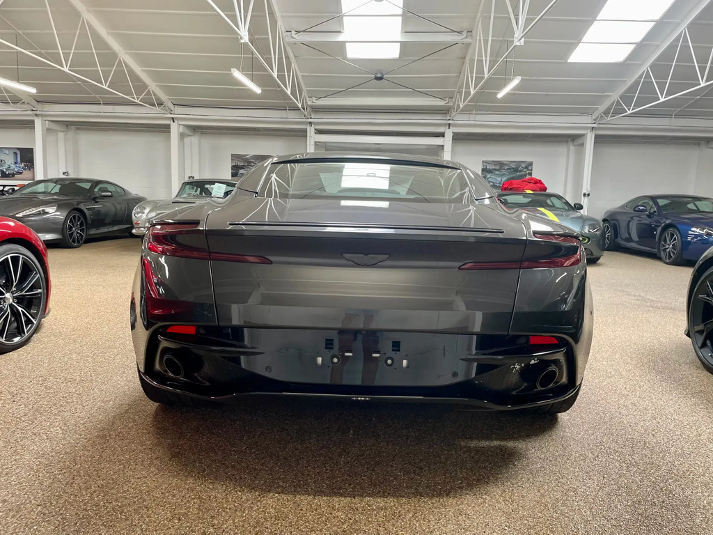 Aston Martin DB11 V12  #6