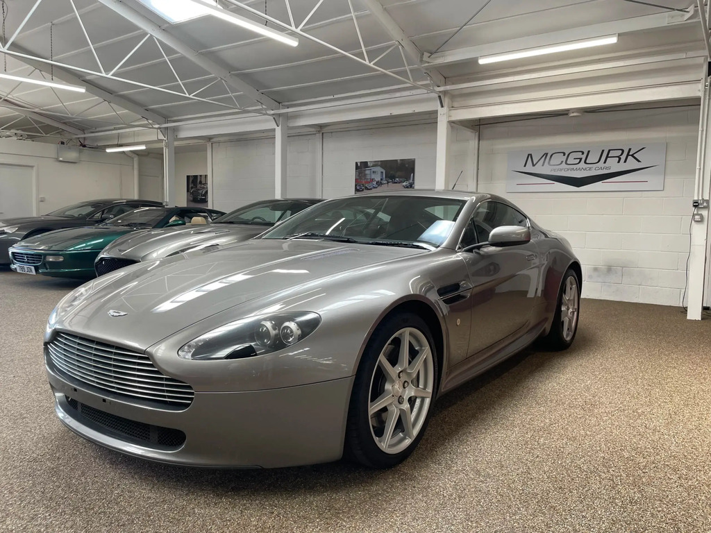 Aston Martin Vantage Vantage