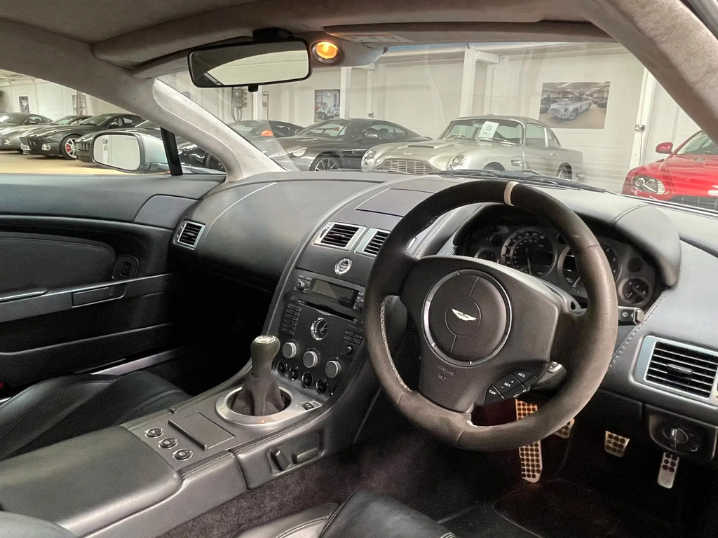 Aston Martin Vantage 4.3L Null Black #9