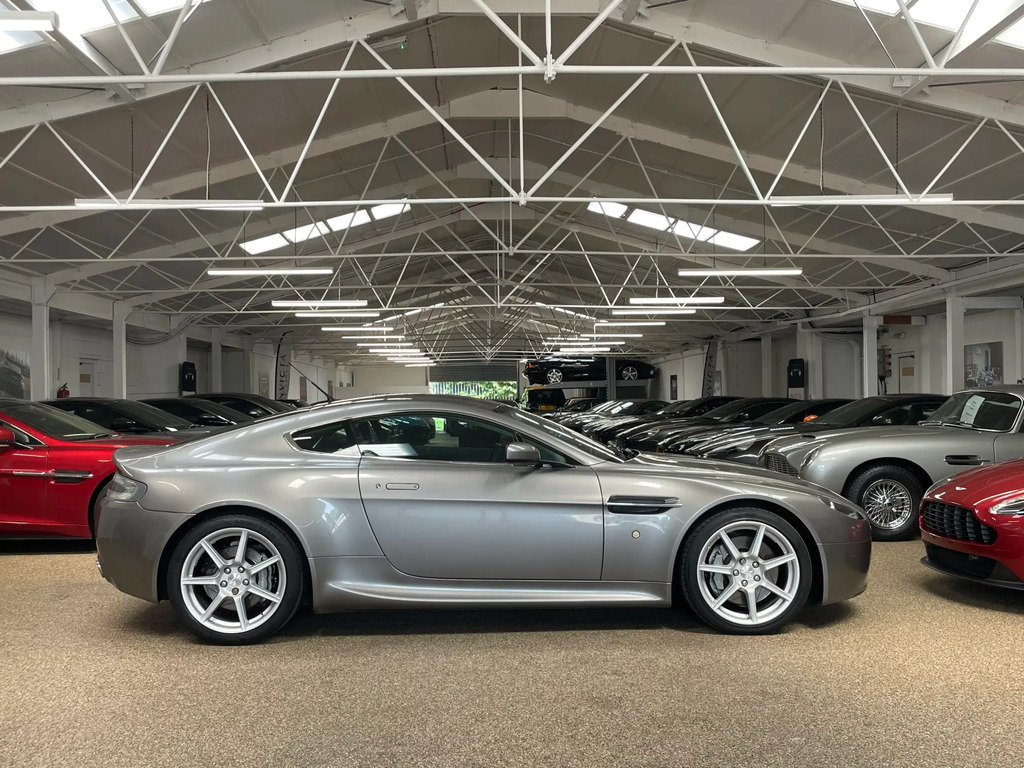 Aston Martin Vantage 4.3L Null Black #7