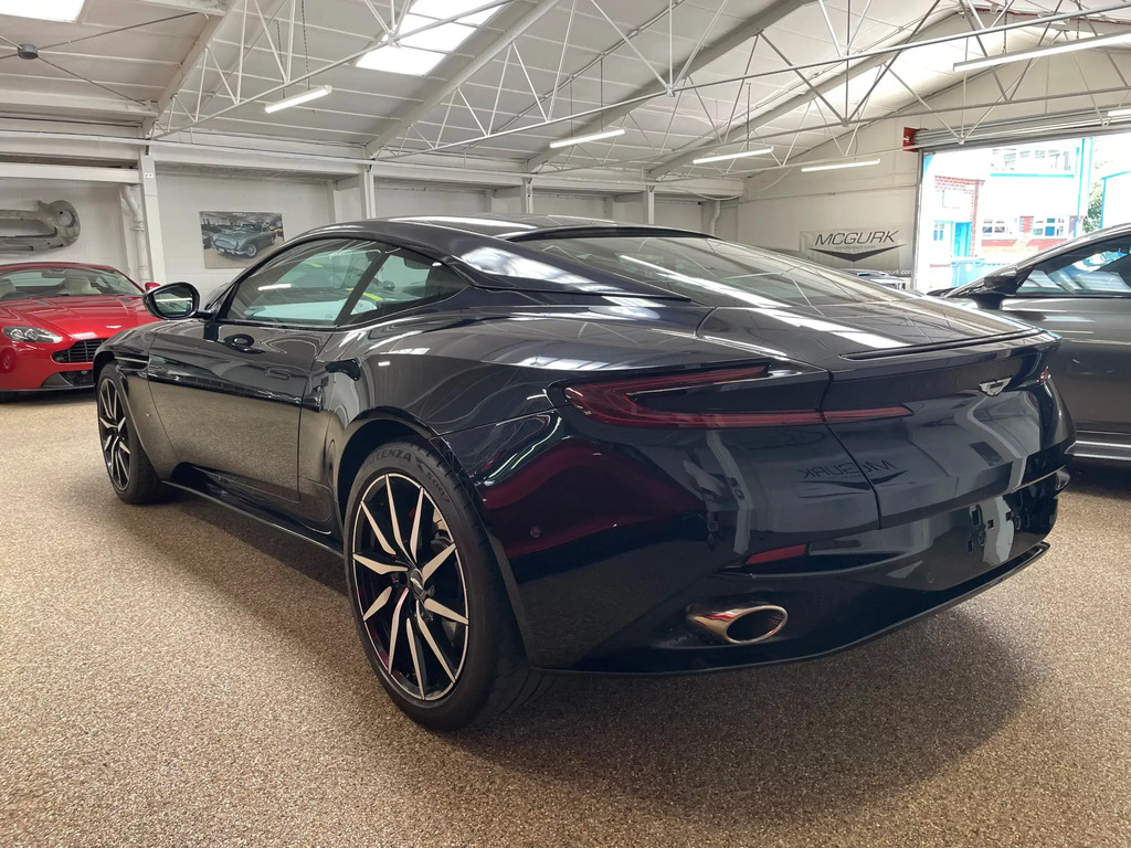 Aston Martin DB11 V12  #4
