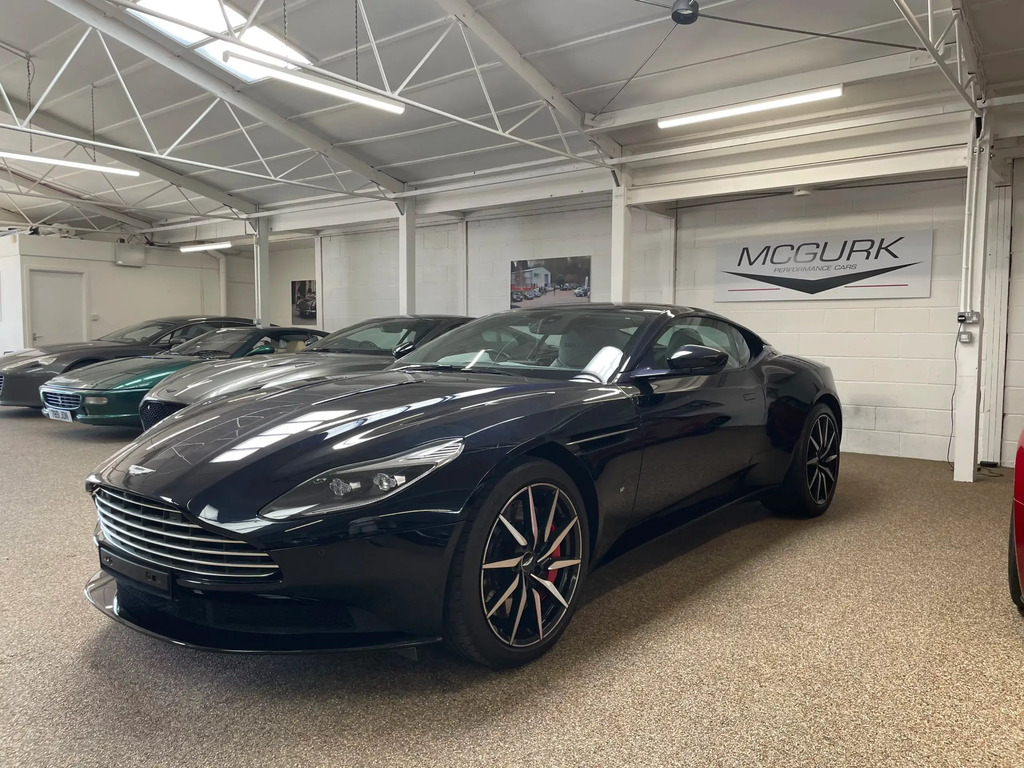 Aston Martin DB11 V12 