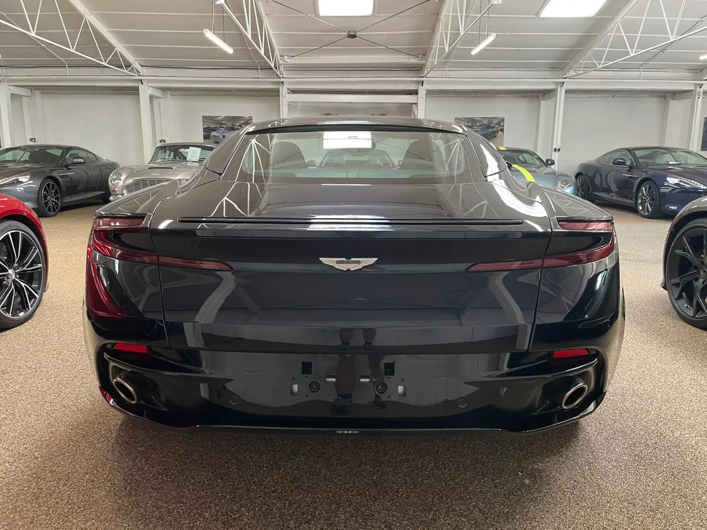 Aston Martin DB11 V12  #6