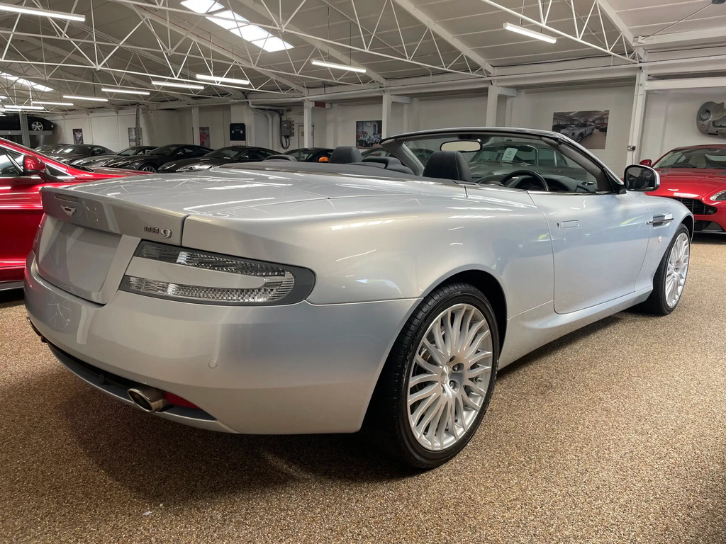 Aston Martin DB9 Volante #3