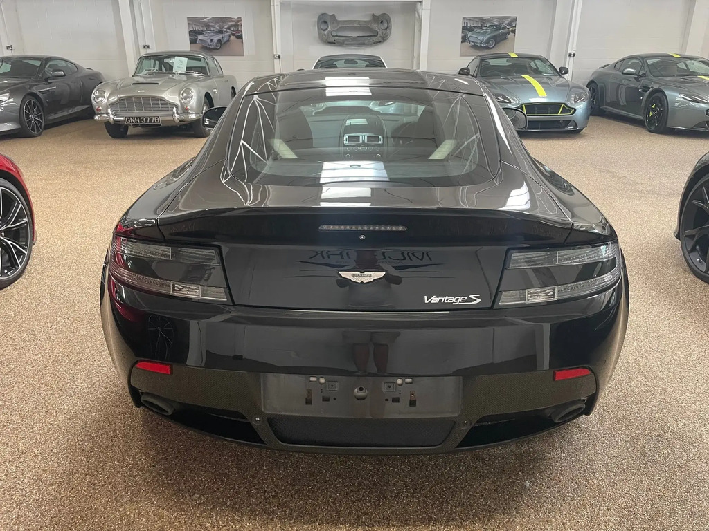 Aston Martin Vantage Vantage S #5