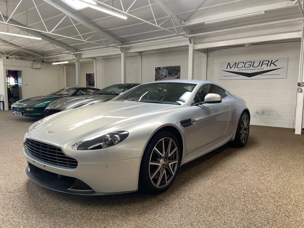 Aston Martin Vantage 4.7