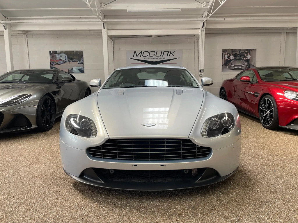 Aston Martin Vantage 4.7 #5