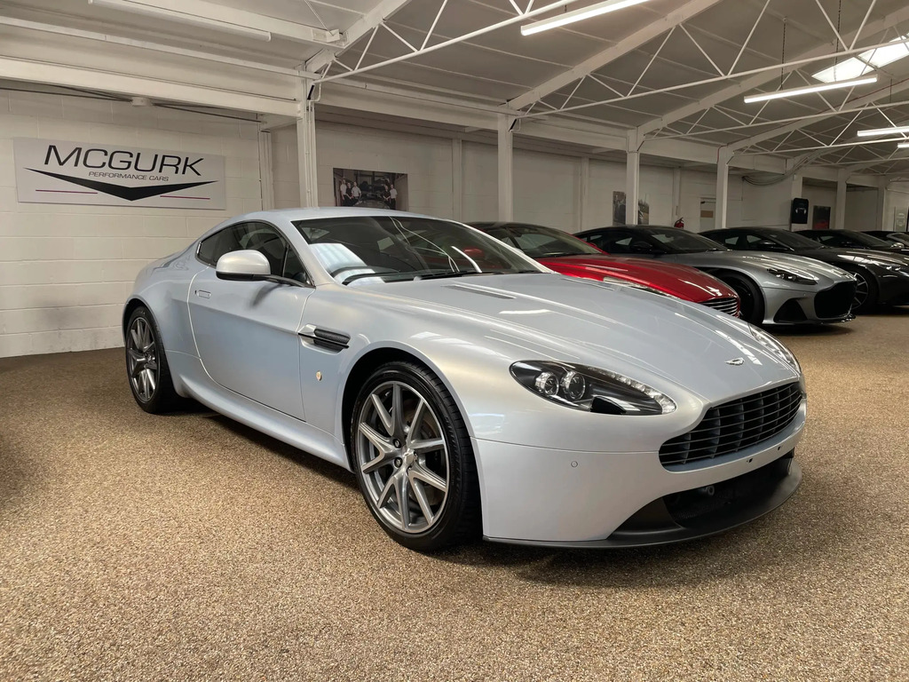 Aston Martin Vantage 4.7 #2