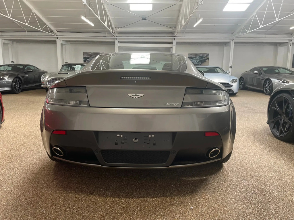 Aston Martin Vantage 4.7  #6