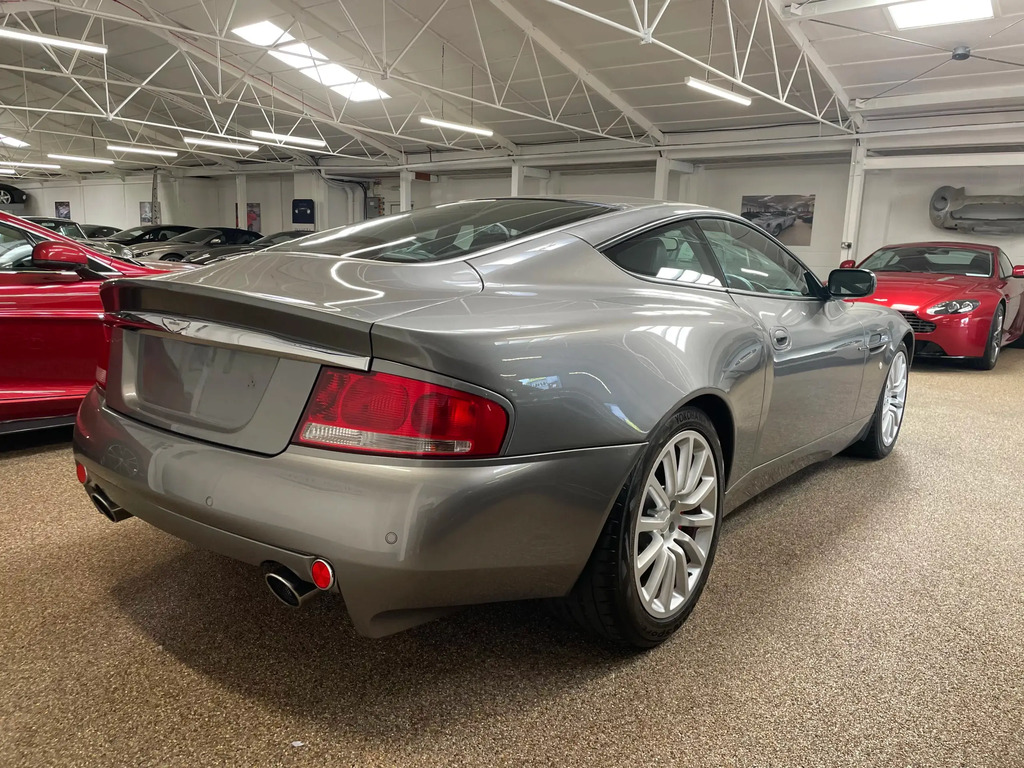 Aston Martin Vanquish #3