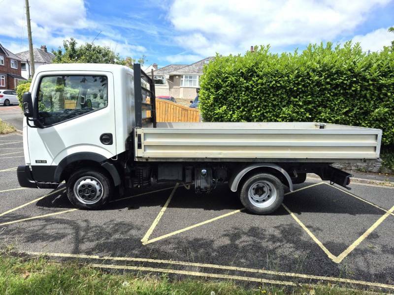 Nissan NT400 35.13 Dci Dropside White #2