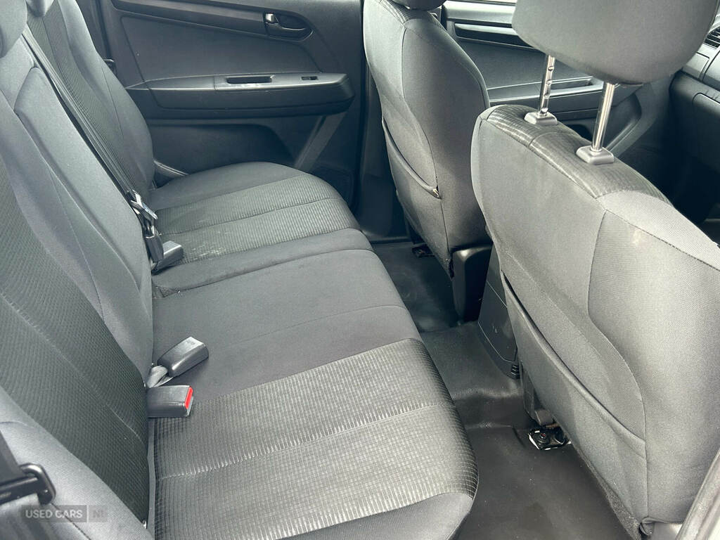 Isuzu D-Max 1.9 Td Blade 4Wd Euro 6 18,982 Car Detail #12