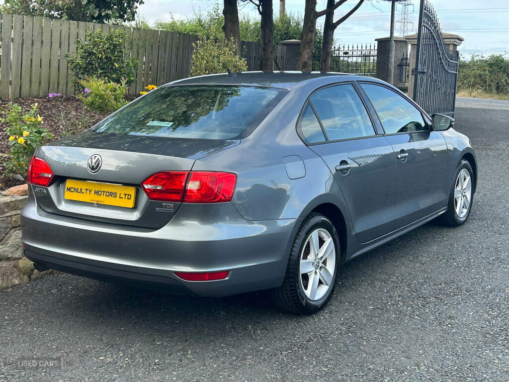 Volkswagen Jetta 1.6 Tdi Cr Bluemotion Tech Se Grey #3