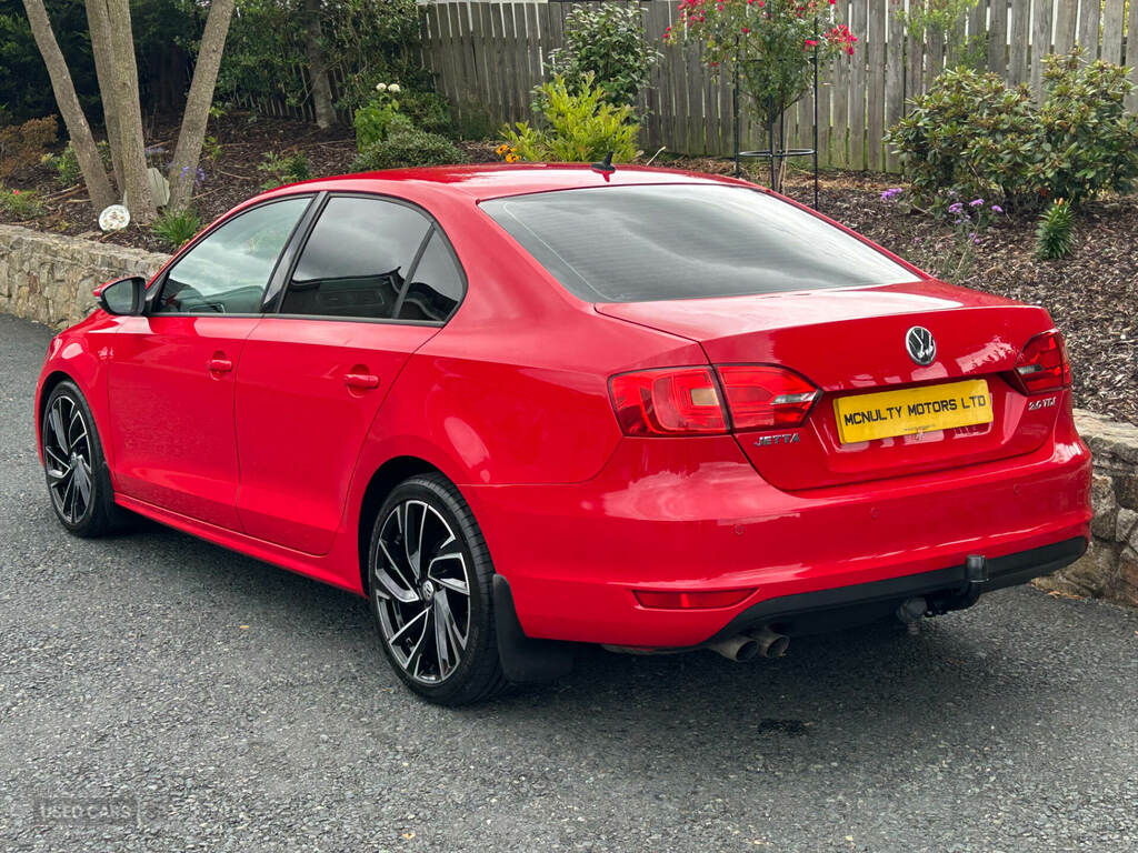 Volkswagen Jetta 2.0 Tdi Cr 140 Se Red #6