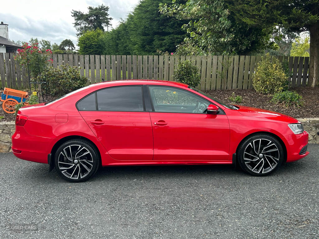 Volkswagen Jetta 2.0 Tdi Cr 140 Se Red #2