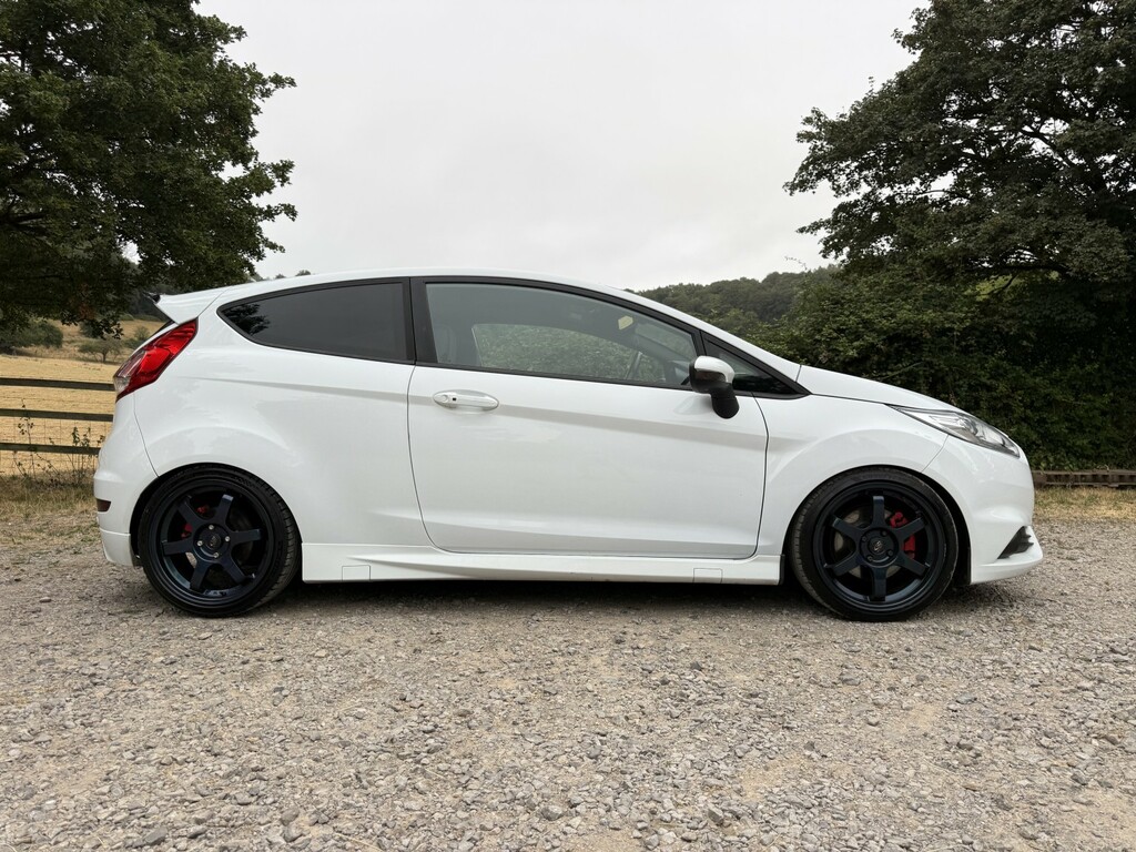 Ford Fiesta 1.6 T Ecoboost St-3 White #4