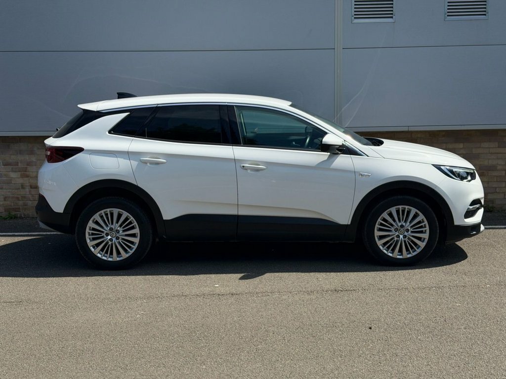 Vauxhall Grandland X 1.2L Sport Nav White #4