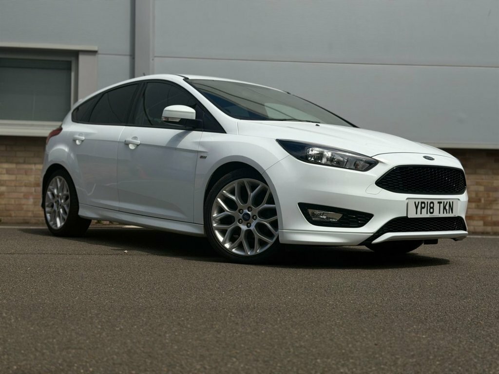 Ford Focus 1L St-line White