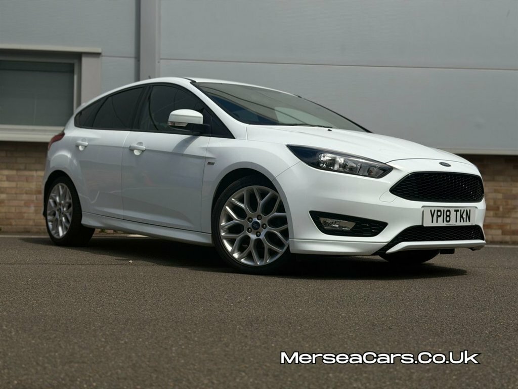 Ford Focus 1L St-line White