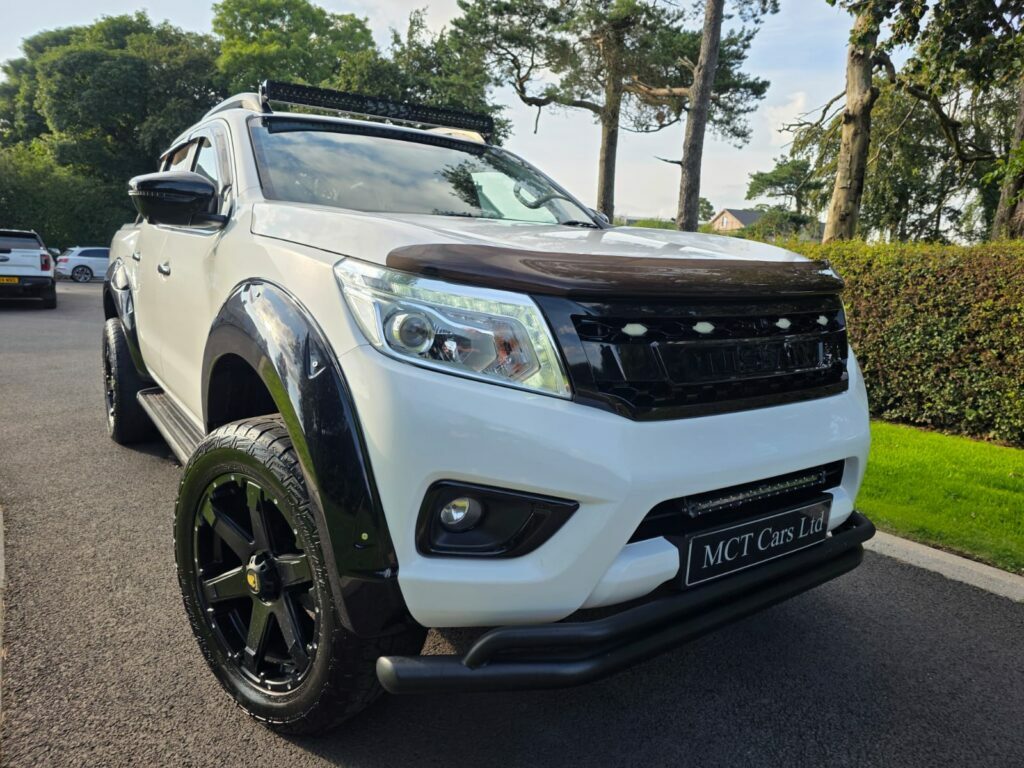Nissan Navara Double Cab Pick Up Tekna 2.3Dci 190 4Wd Top S 