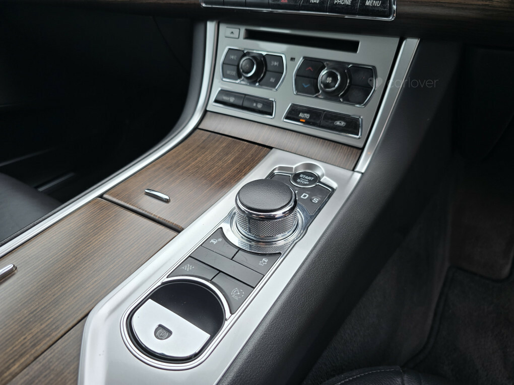 Jaguar XF 2.2D Luxury Saloon Euro 5 Ss 1 White #40
