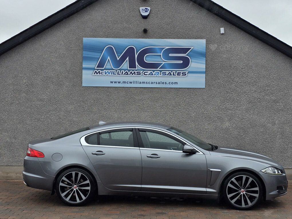 Jaguar XF Luxury V6 D #3