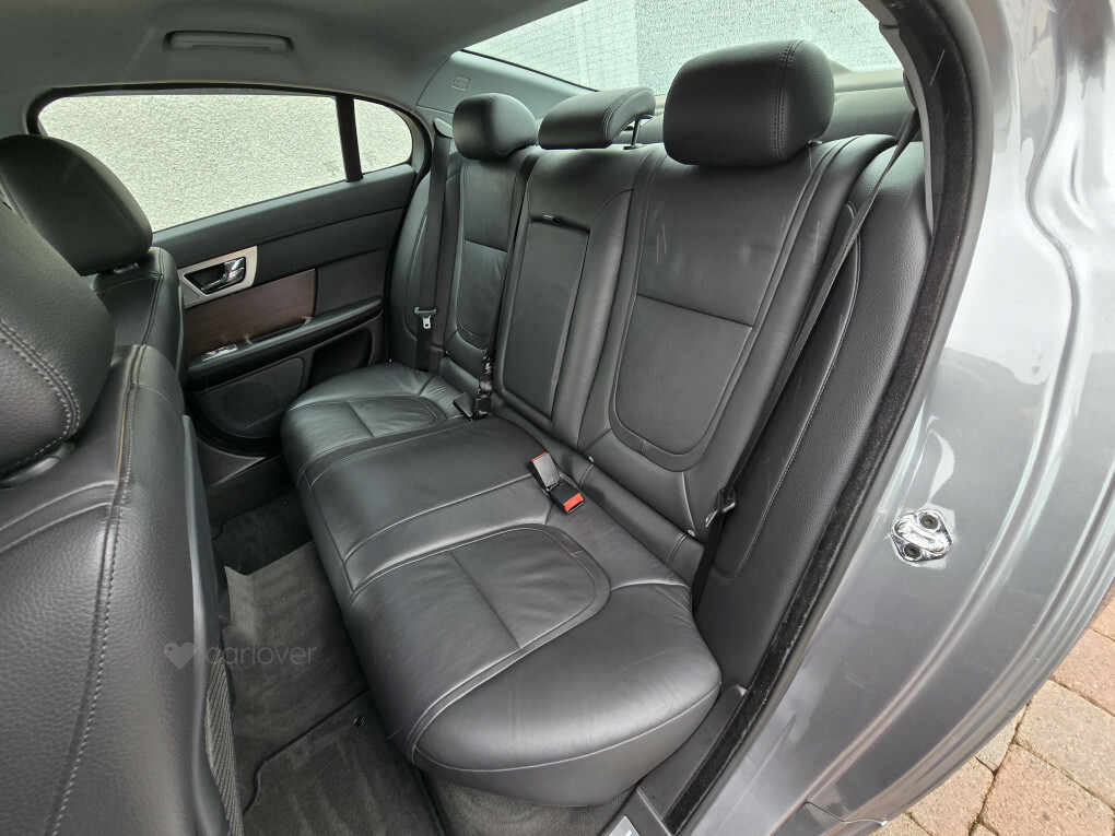 Jaguar XF 2.2D Luxury Saloon Euro 5 Ss 1 White #26