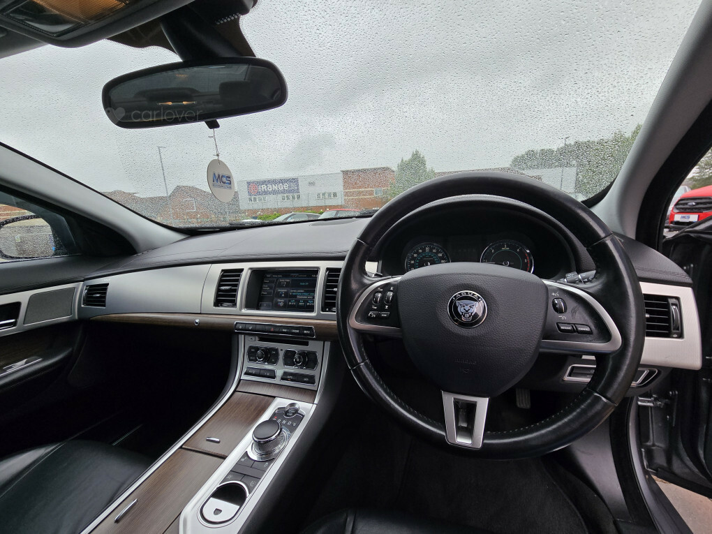 Jaguar XF 2.2D Luxury Saloon Euro 5 Ss 1 White #36