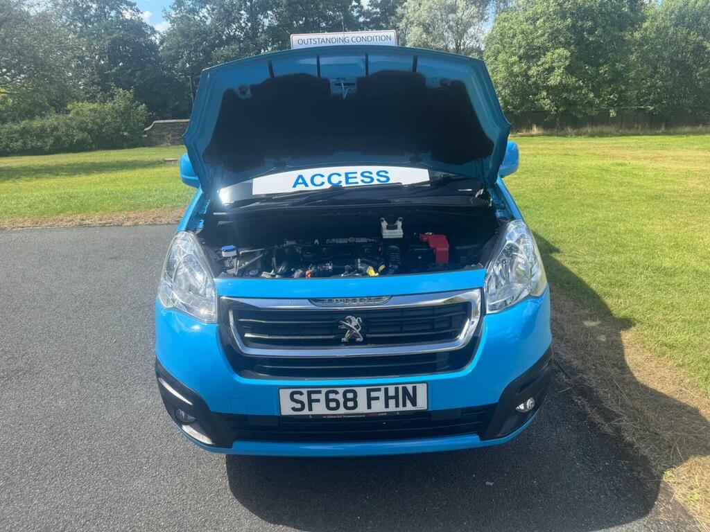 Peugeot Partner Tepee 1.6L Allure Grey #31