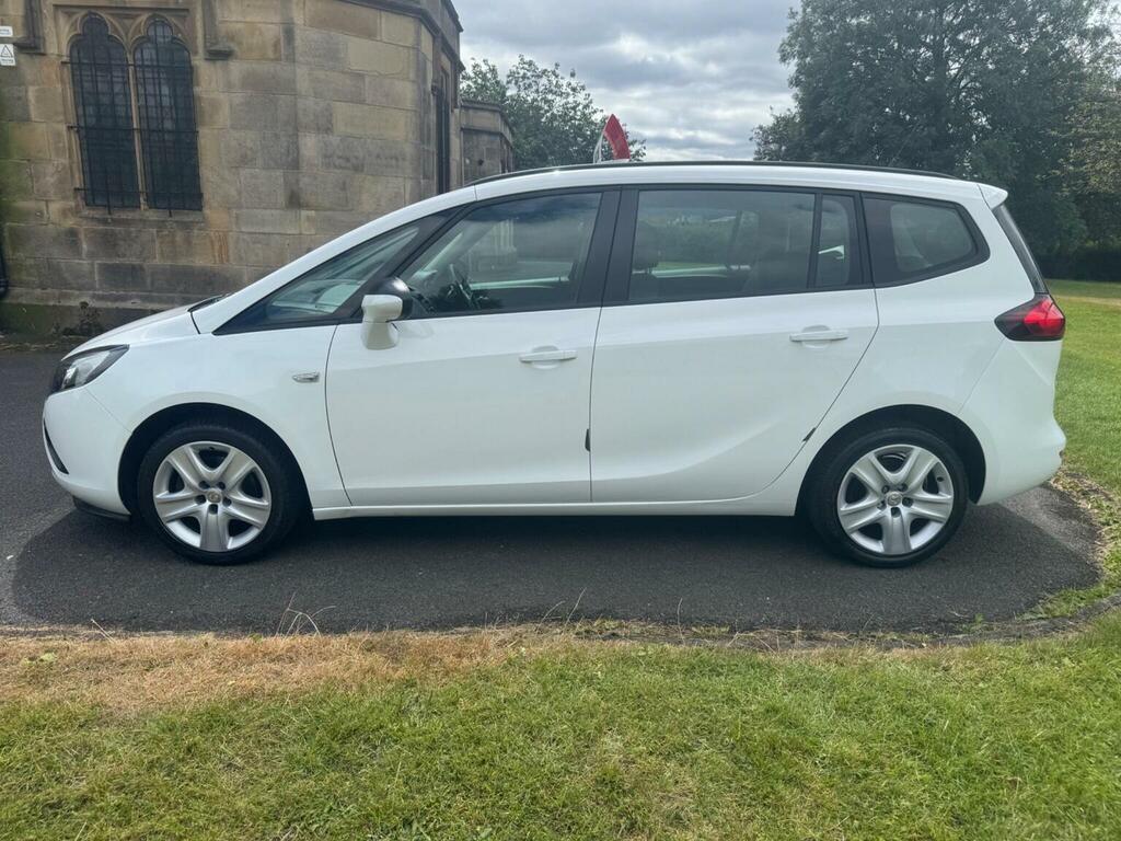 Vauxhall Zafira Tourer 1.8 16V Exclusiv Euro 5 White #4