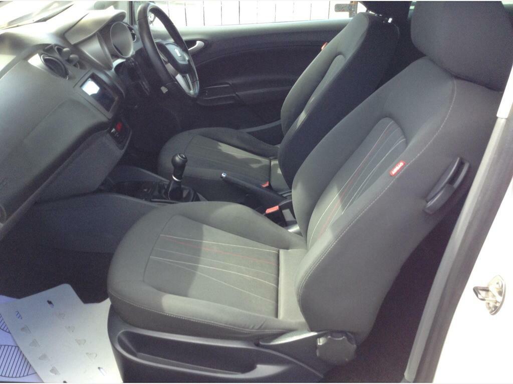 Seat Ibiza Hatchback 1.4 16V Chill Sport Coupe Euro 5 20 Red #9