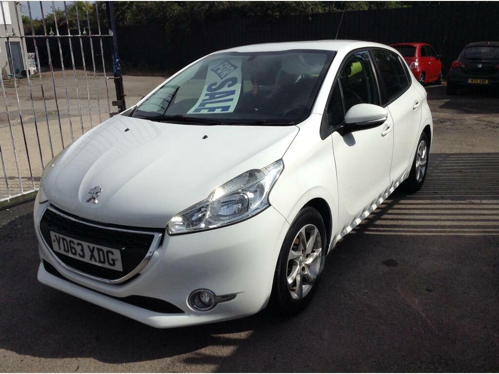 Peugeot 208 1.2 Vti Active Euro 5 White #3