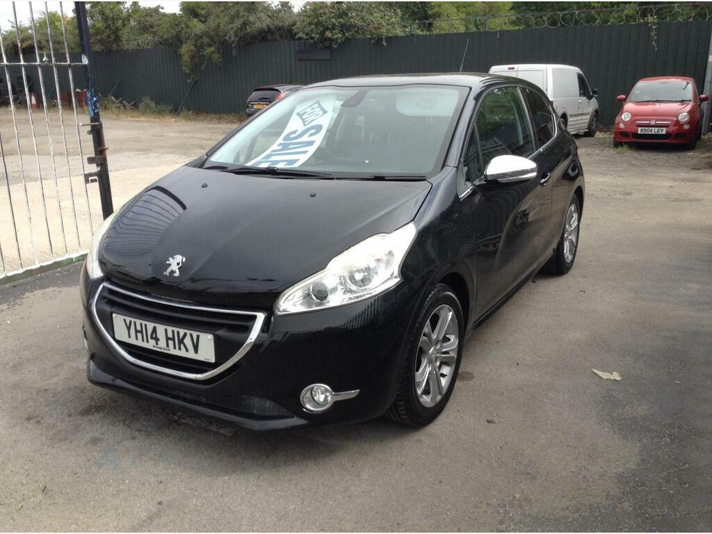 Peugeot 208 1.2 Vti Active Black #3