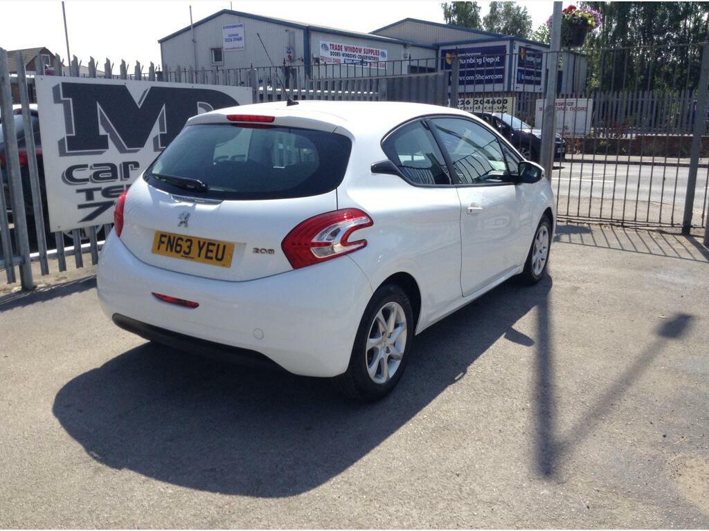 Peugeot 208 1.4 Hdi Active Euro 5 White #6