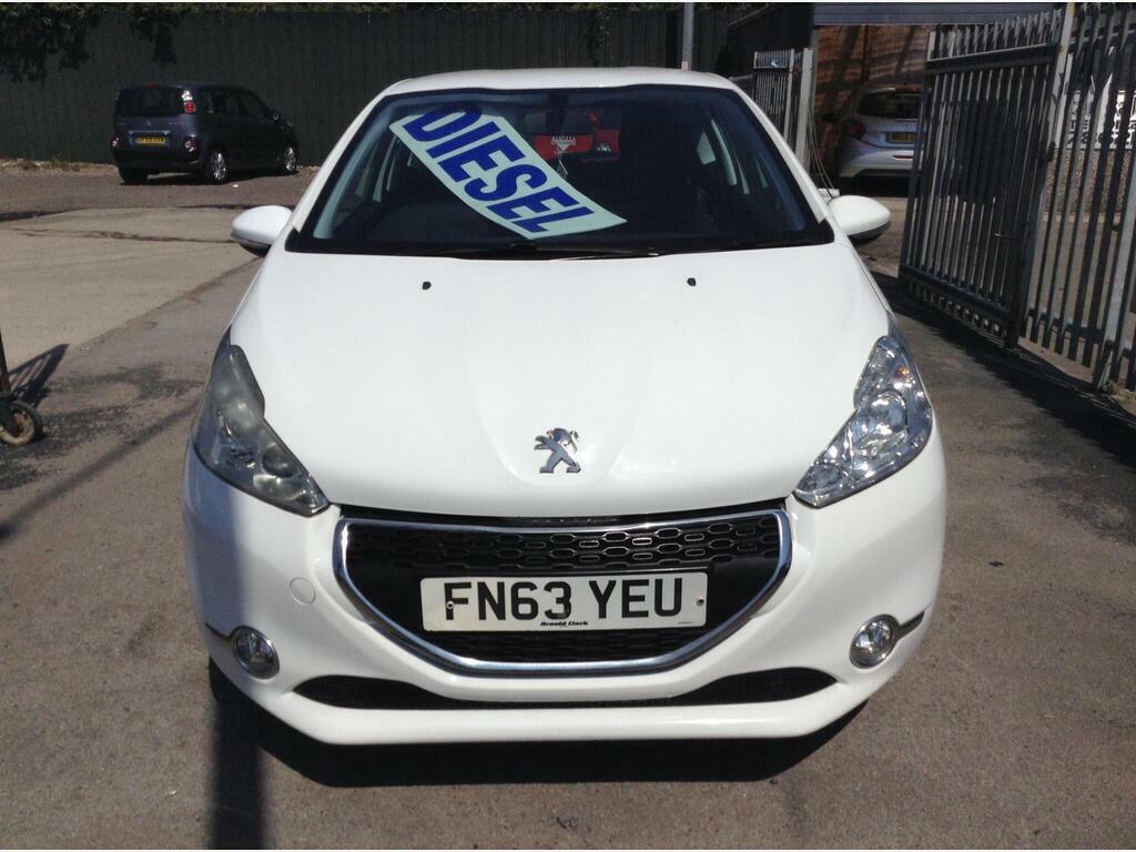 Peugeot 208 1.4 Hdi Active Euro 5 White #2