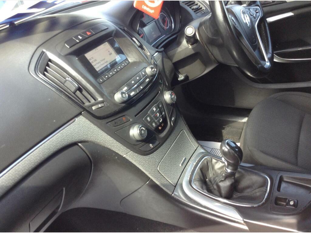 Vauxhall Insignia 1.8I 16V Sri White #13