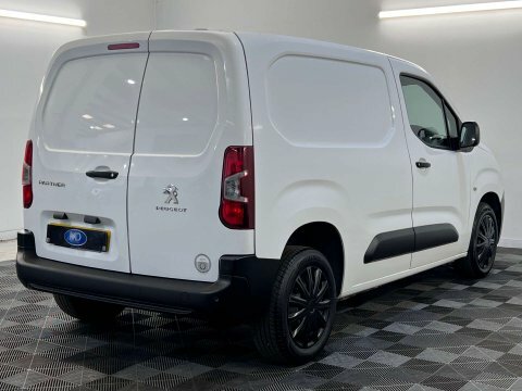 Peugeot Partner 1.5 Partner Professional ML69MYK White #3