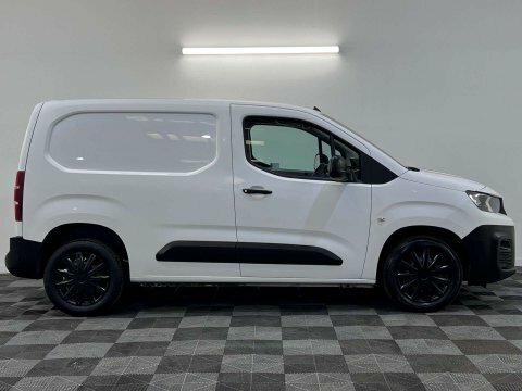 Peugeot Partner 1.5 Partner Professional ML69MYK White #2