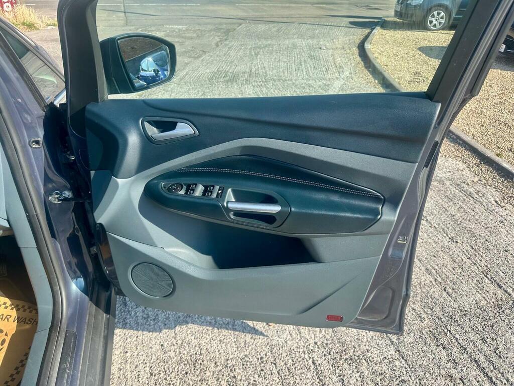 Ford Grand C-Max Titanium Black #22
