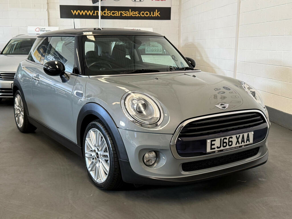 Mini Hatch Back Euro 6 Ss 102 Ps White #1