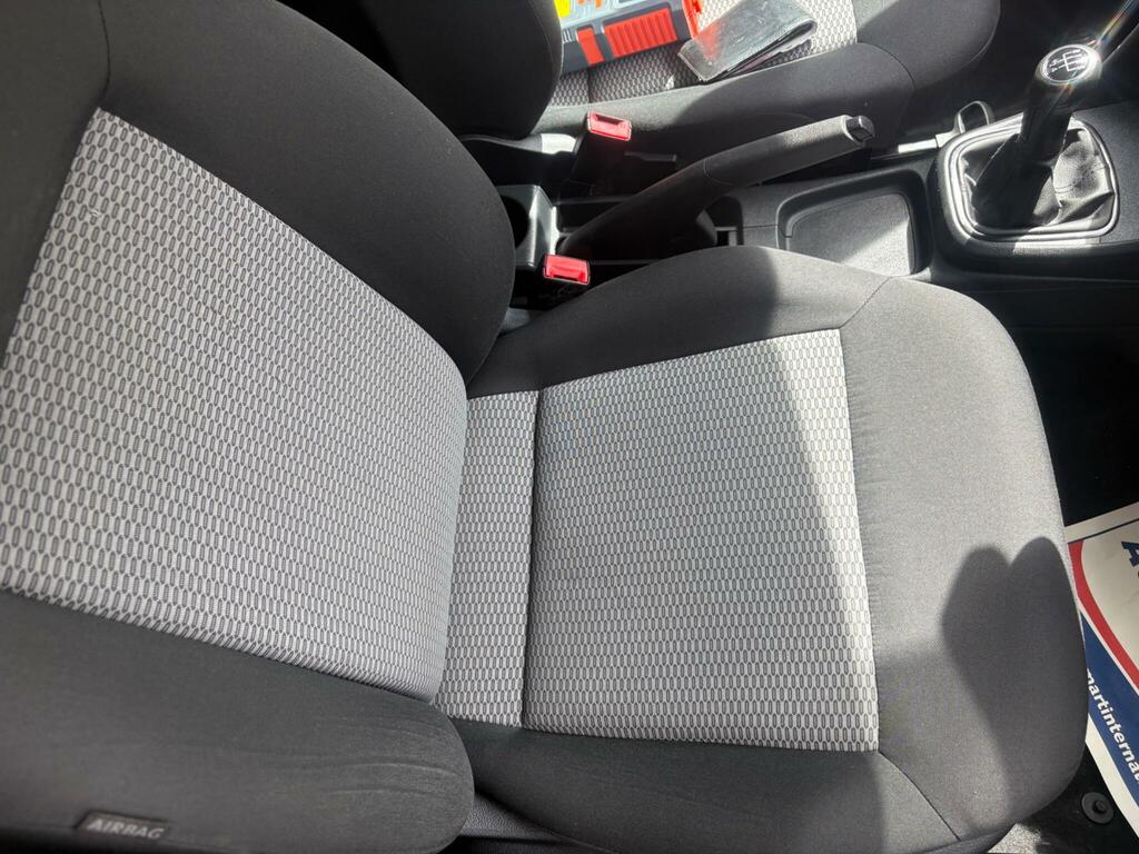 Volkswagen Polo Polo Match 85 Red #9