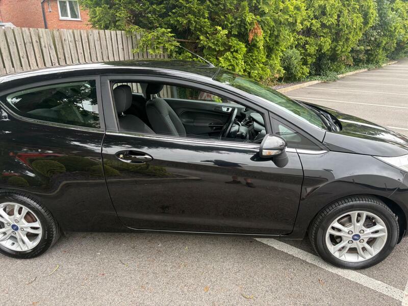 Ford Fiesta 1.25-Zetec-euro-5-3dr Black #3
