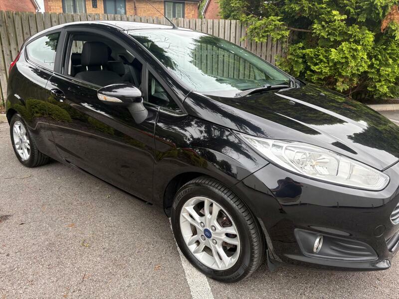 Ford Fiesta 1.25-Zetec-euro-5-3dr Black #2