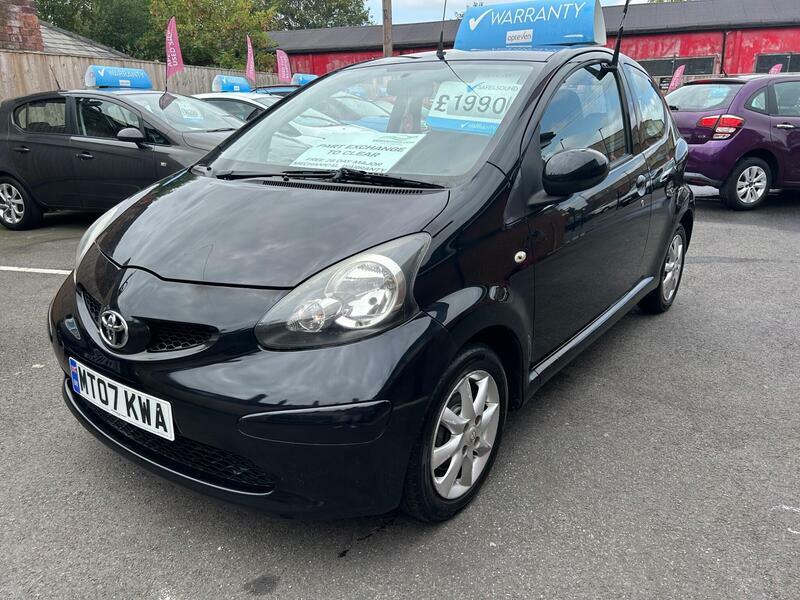 Toyota Aygo 1.0-Vvt-i-black-euro-4-3dr Black #2
