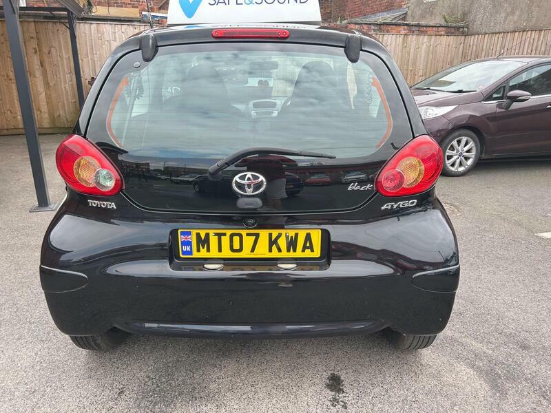 Toyota Aygo 1.0-Vvt-i-black-euro-4-3dr Black #4