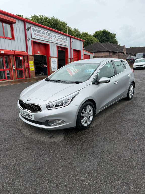 Kia Ceed 1.6 Crdi 2 Ecodynamics Silver #2