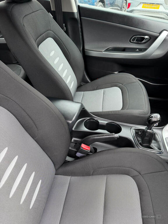Kia Ceed 1.6 Crdi 2 Ecodynamics Silver #6