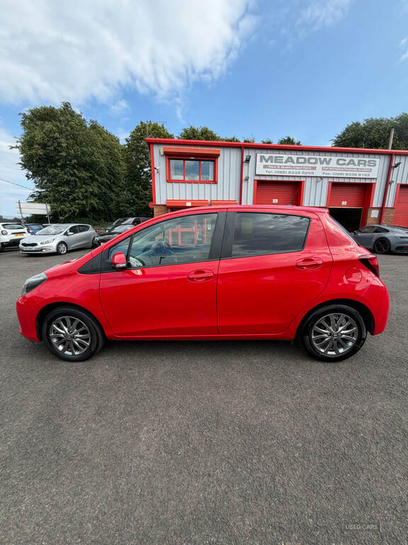 Toyota Yaris 1.5 Vvt-h Icon E-cvt Euro 6 Red #12