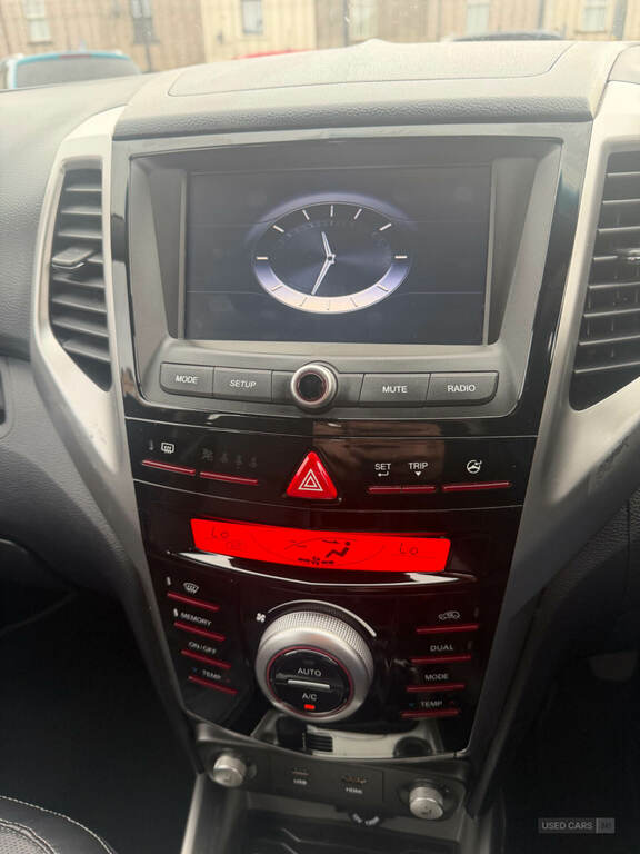SsangYong Tivoli E-xgi Se Suv White #21