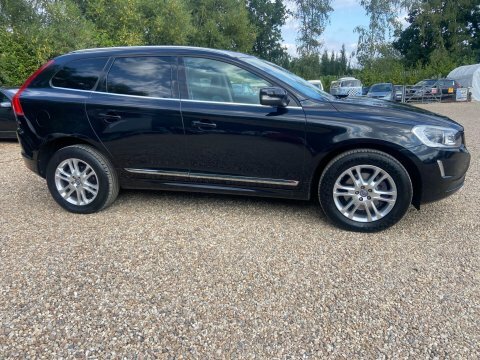 Volvo XC60 2.0 D4 Se Black #2